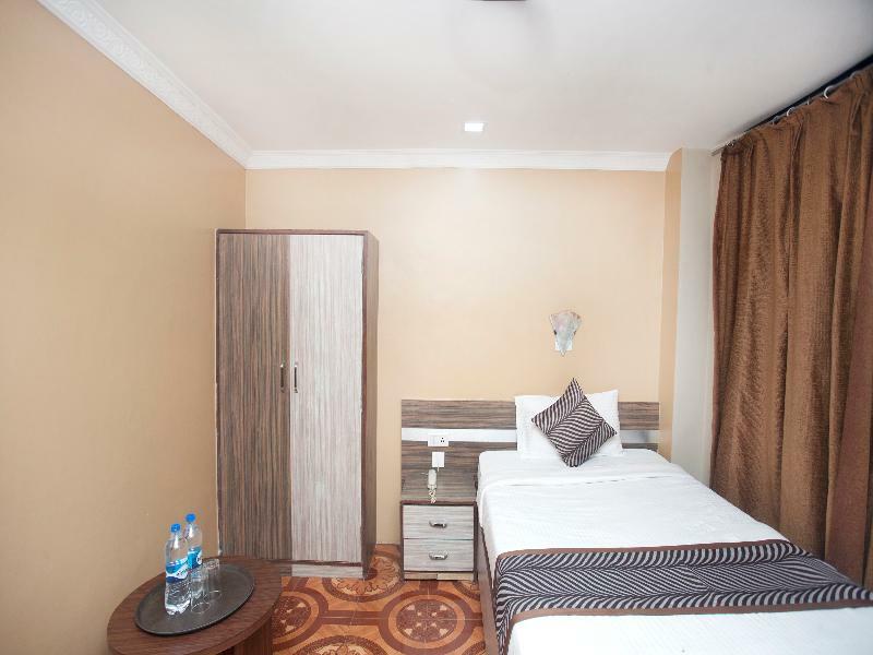 Banke Oyo 343 Pop Life Hotel المظهر الخارجي الصورة